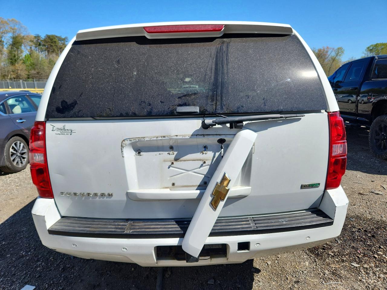 CHEVROLET SUBURBAN 2011 — 7