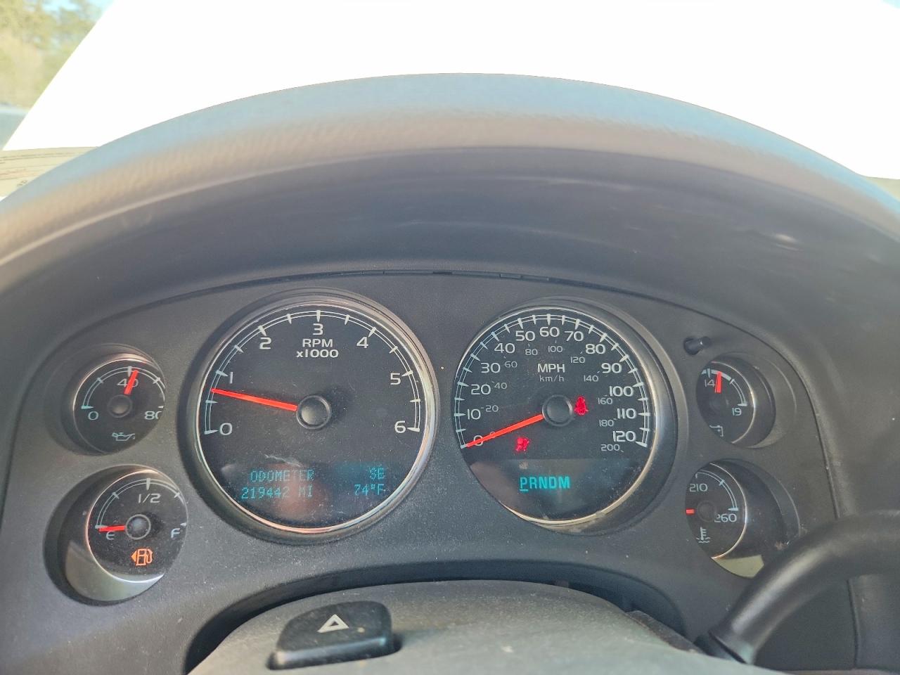 CHEVROLET SUBURBAN 2011 — 10