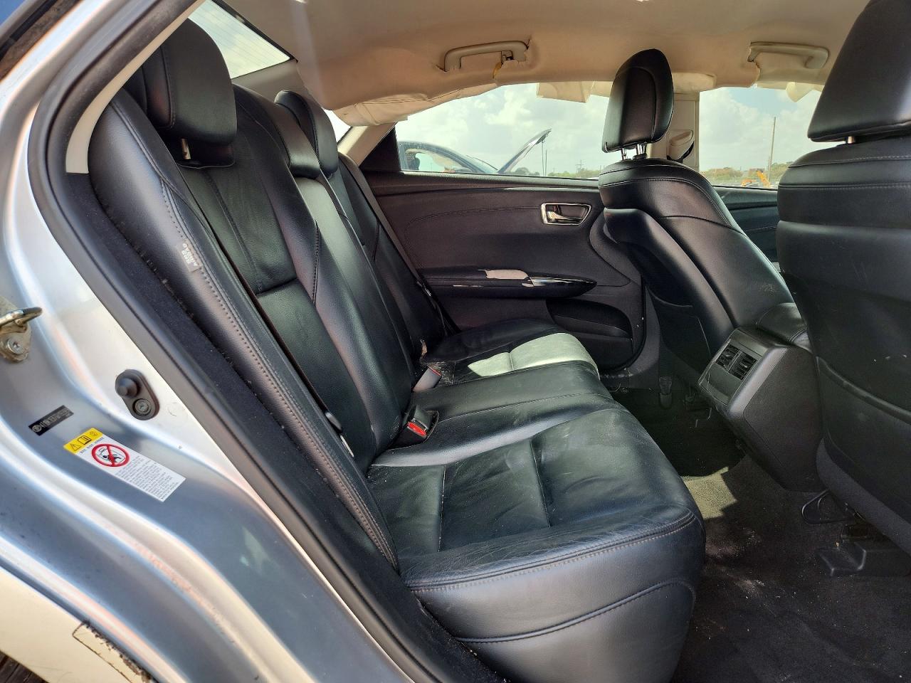 TOYOTA AVALON 2016 — 11