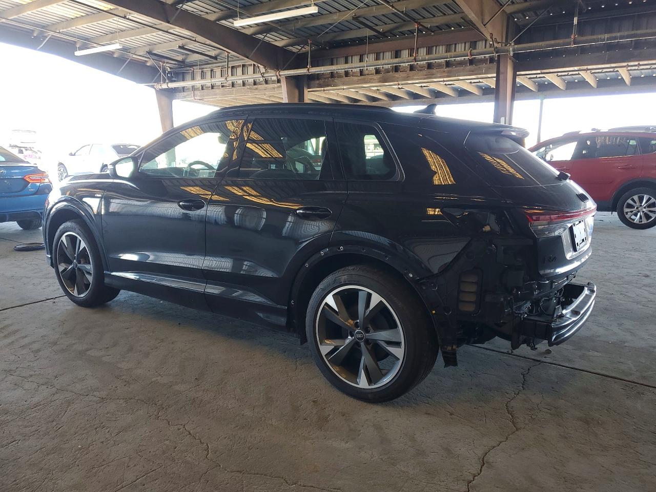 AUDI Q4 E-TRON 2024 — 3