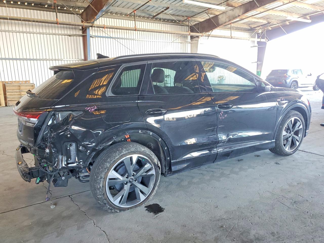 AUDI Q4 E-TRON 2024 — 4