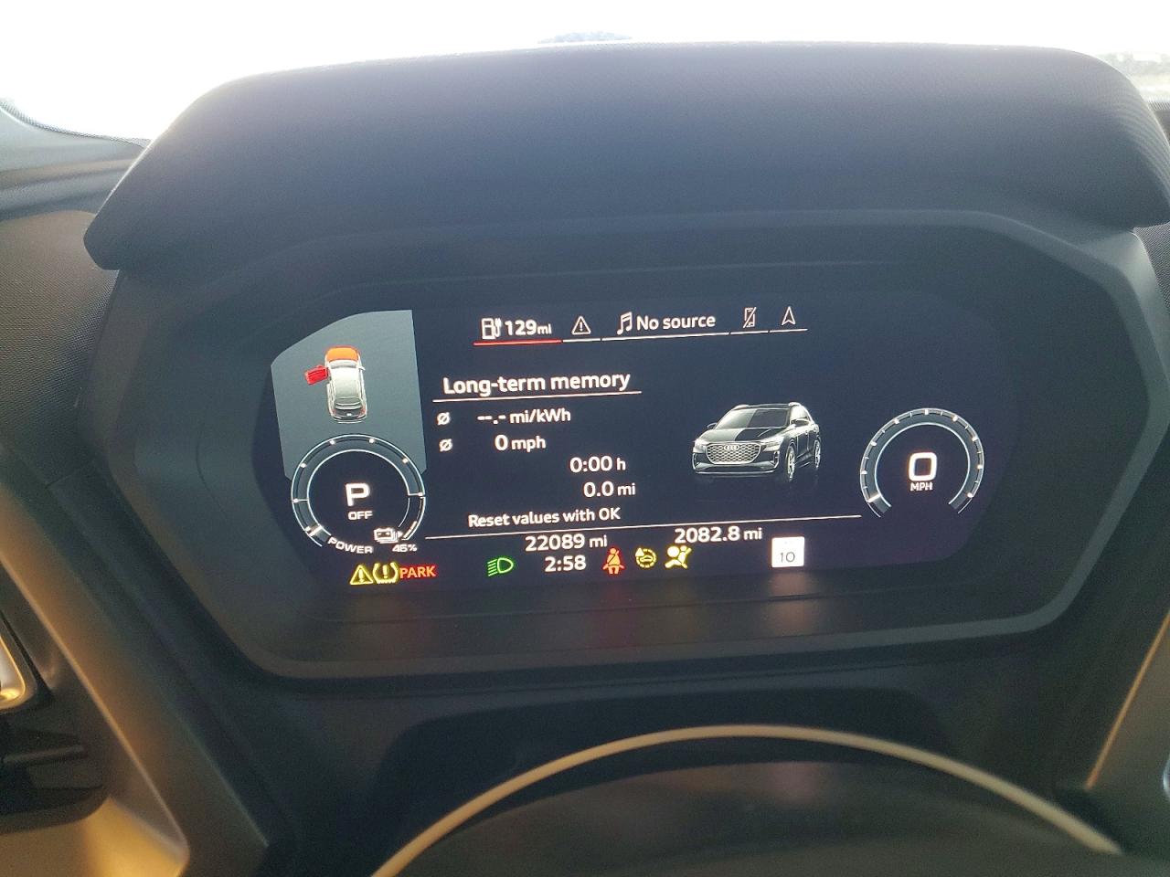 AUDI Q4 E-TRON 2024 — 10