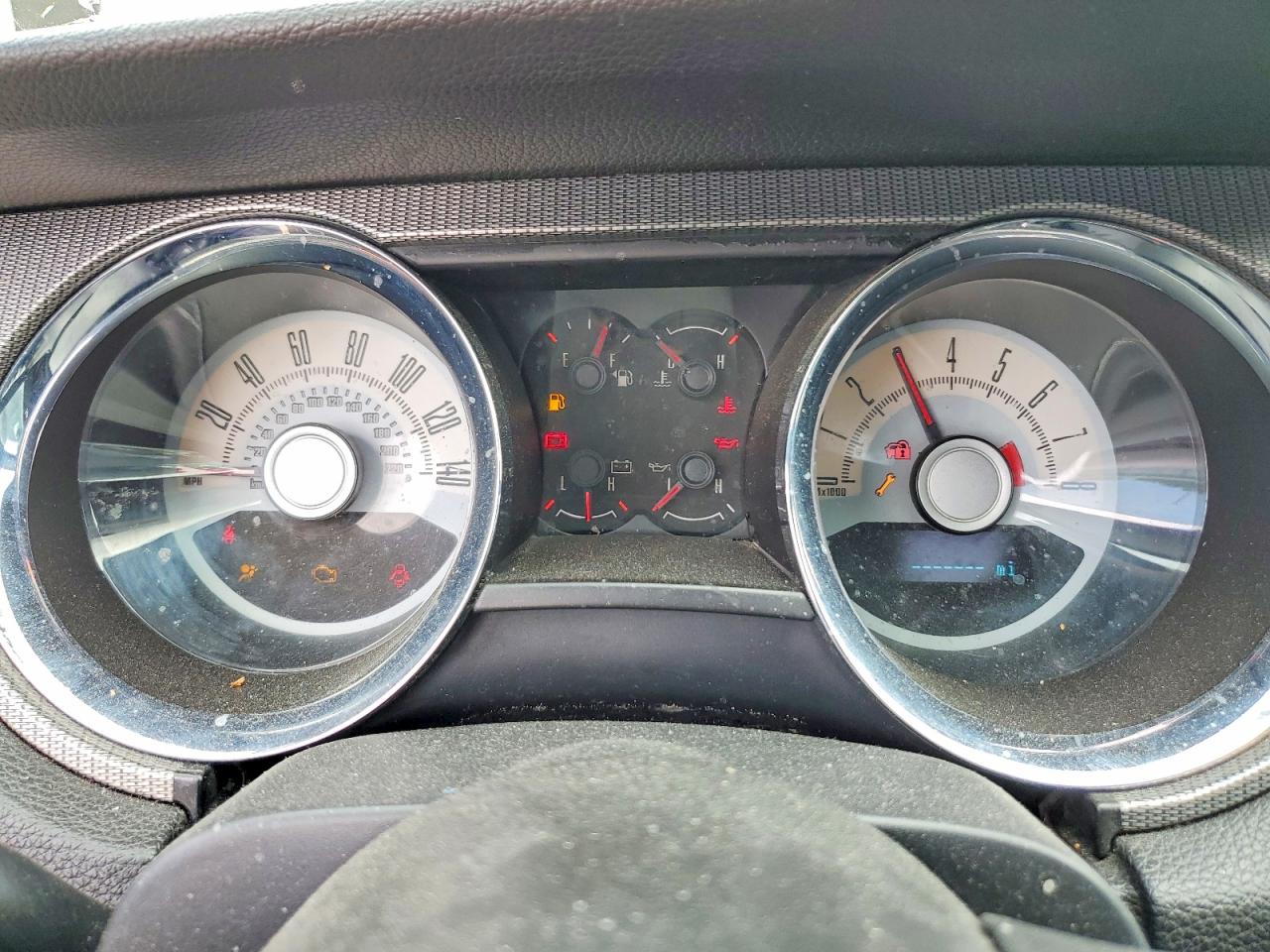 FORD MUSTANG 2010 — 10