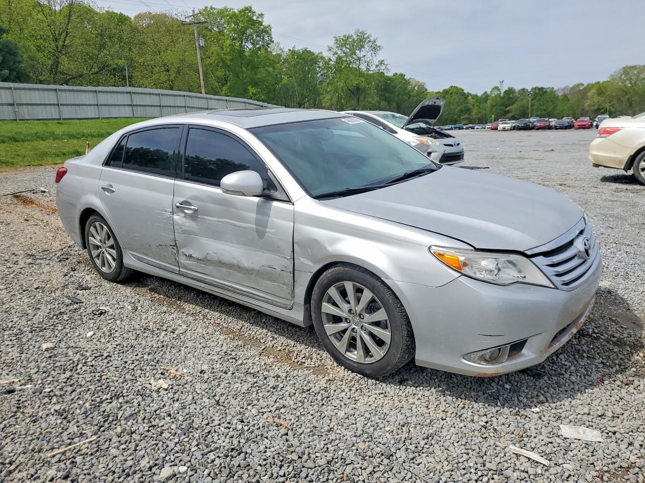 TOYOTA AVALON 2012 — 5