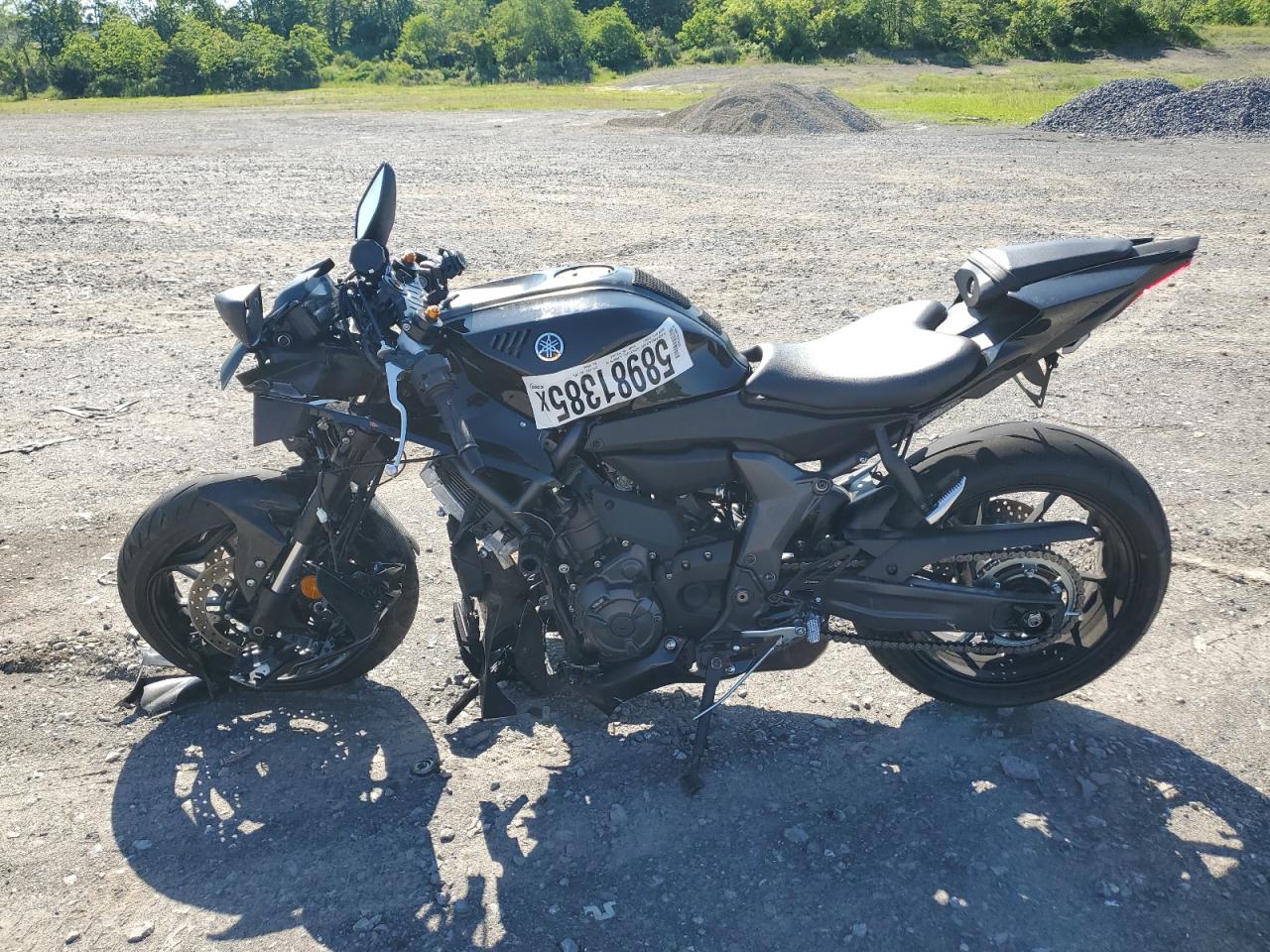 YAMAHA YZFR7 2025 — 4