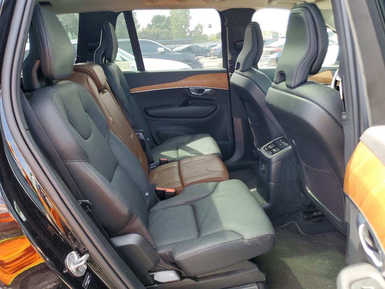 VOLVO XC90 2024 — 12