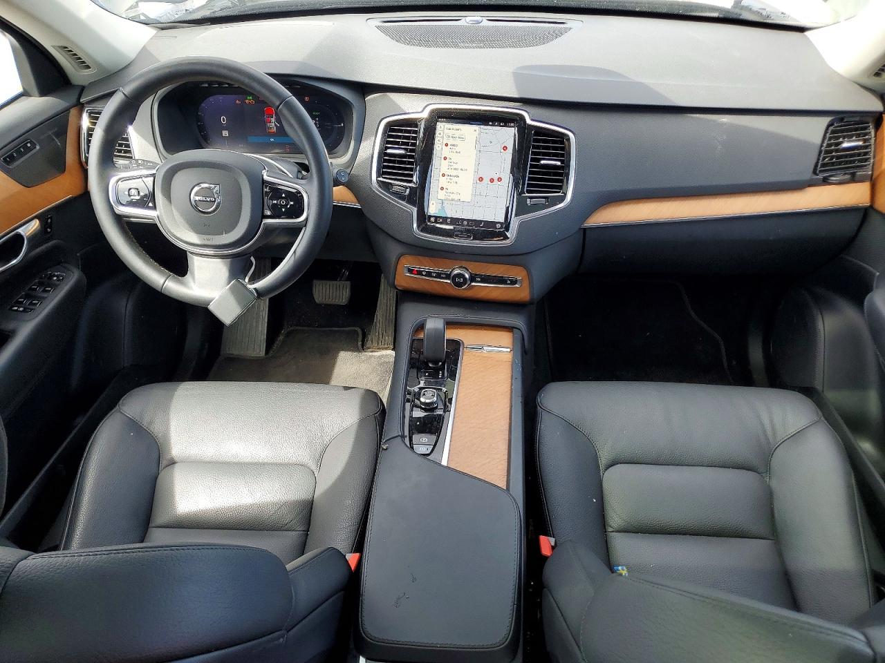 VOLVO XC90 2024 — 9