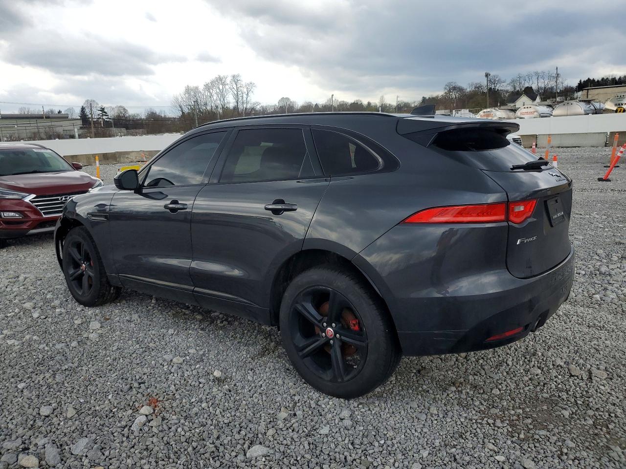 JAGUAR F-PACE 2020 — 3