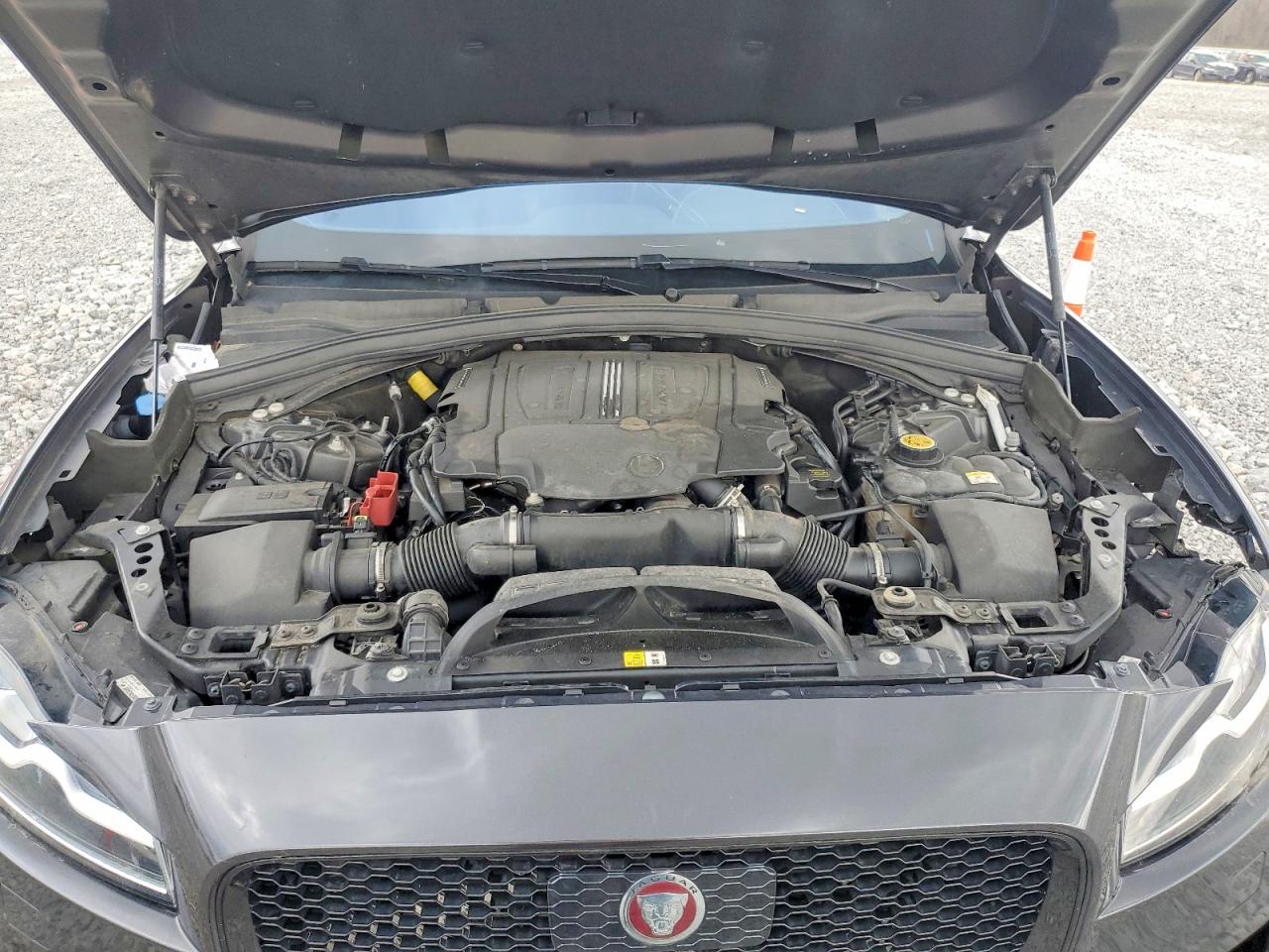 JAGUAR F-PACE 2020 — 13