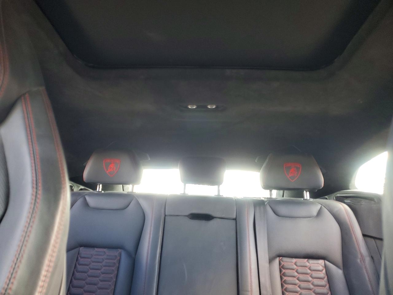 LAMBORGHINI URUS 2024 — 11