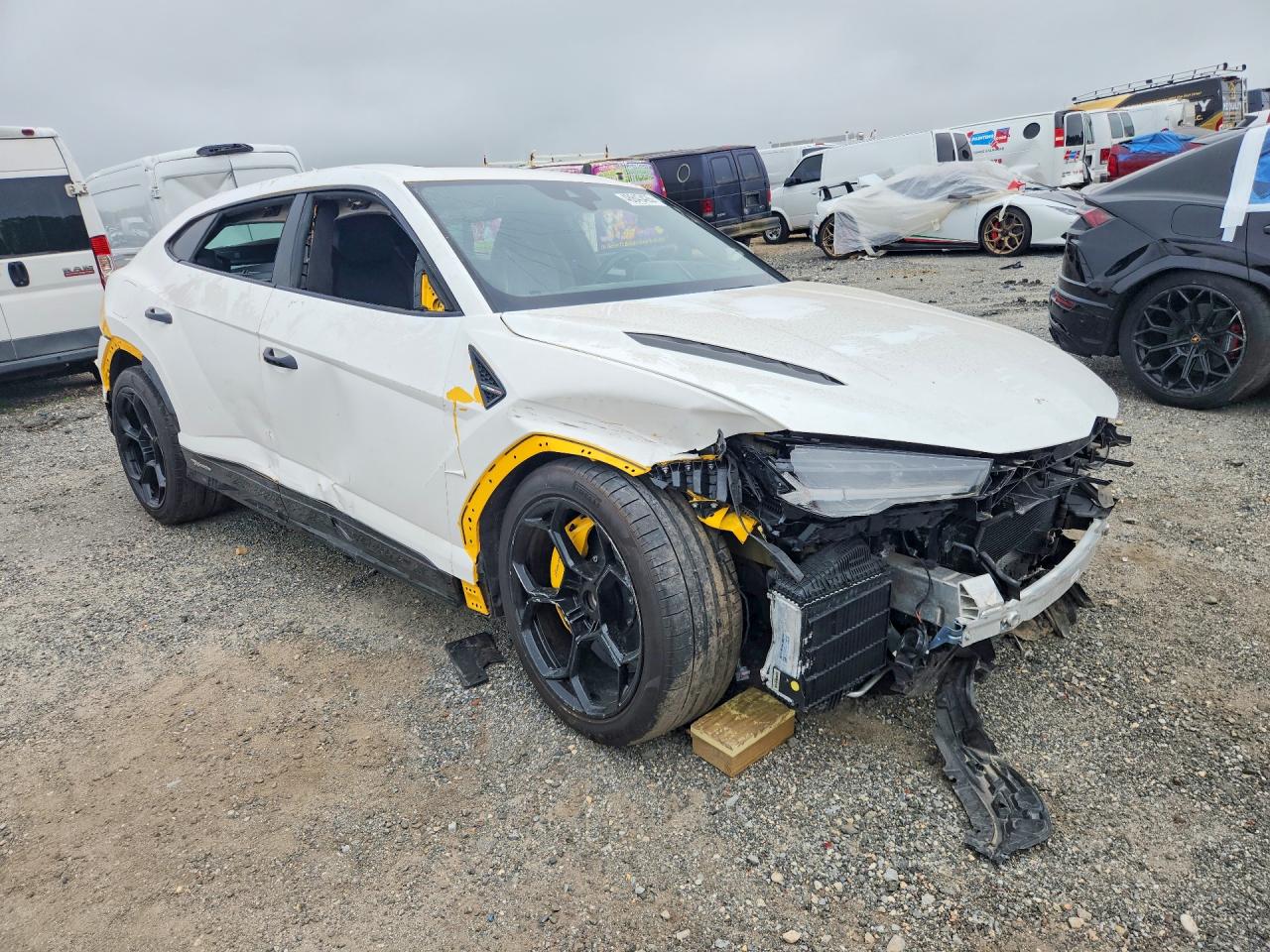 LAMBORGHINI URUS 2024 — 5