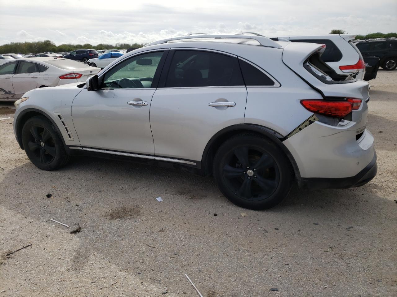 INFINITI FX35 2010 — 3