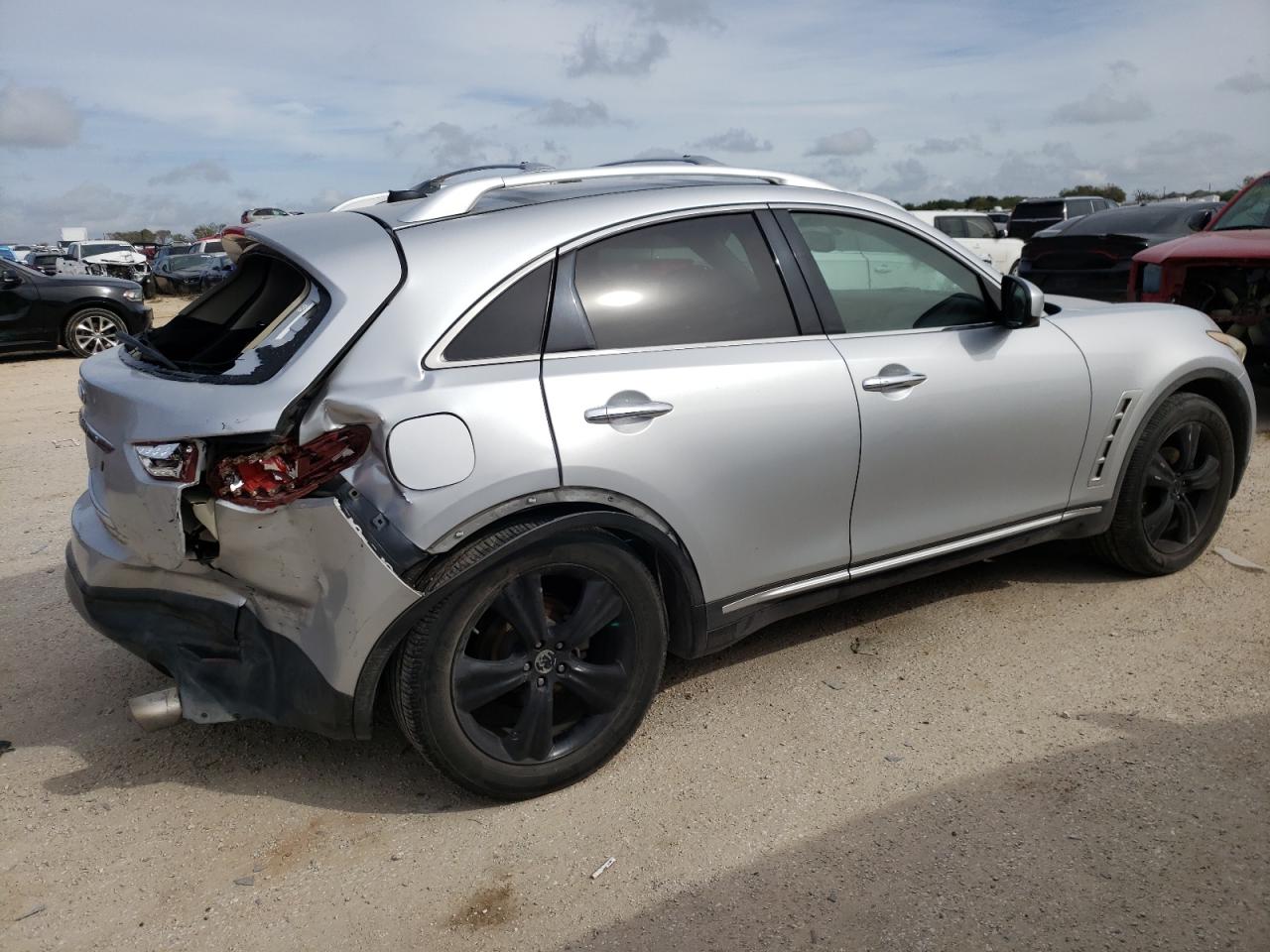 INFINITI FX35 2010 — 4