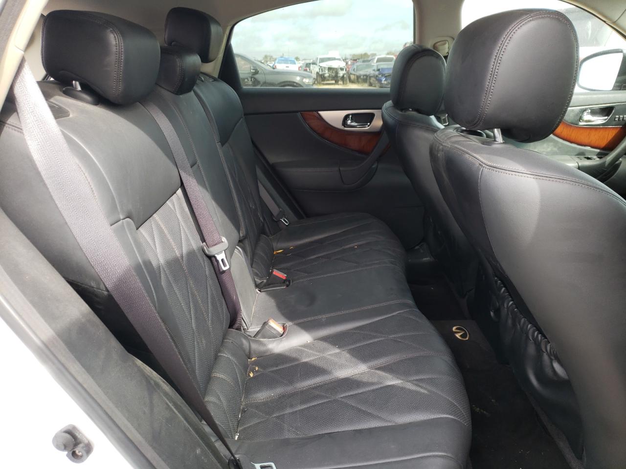 INFINITI FX35 2010 — 12
