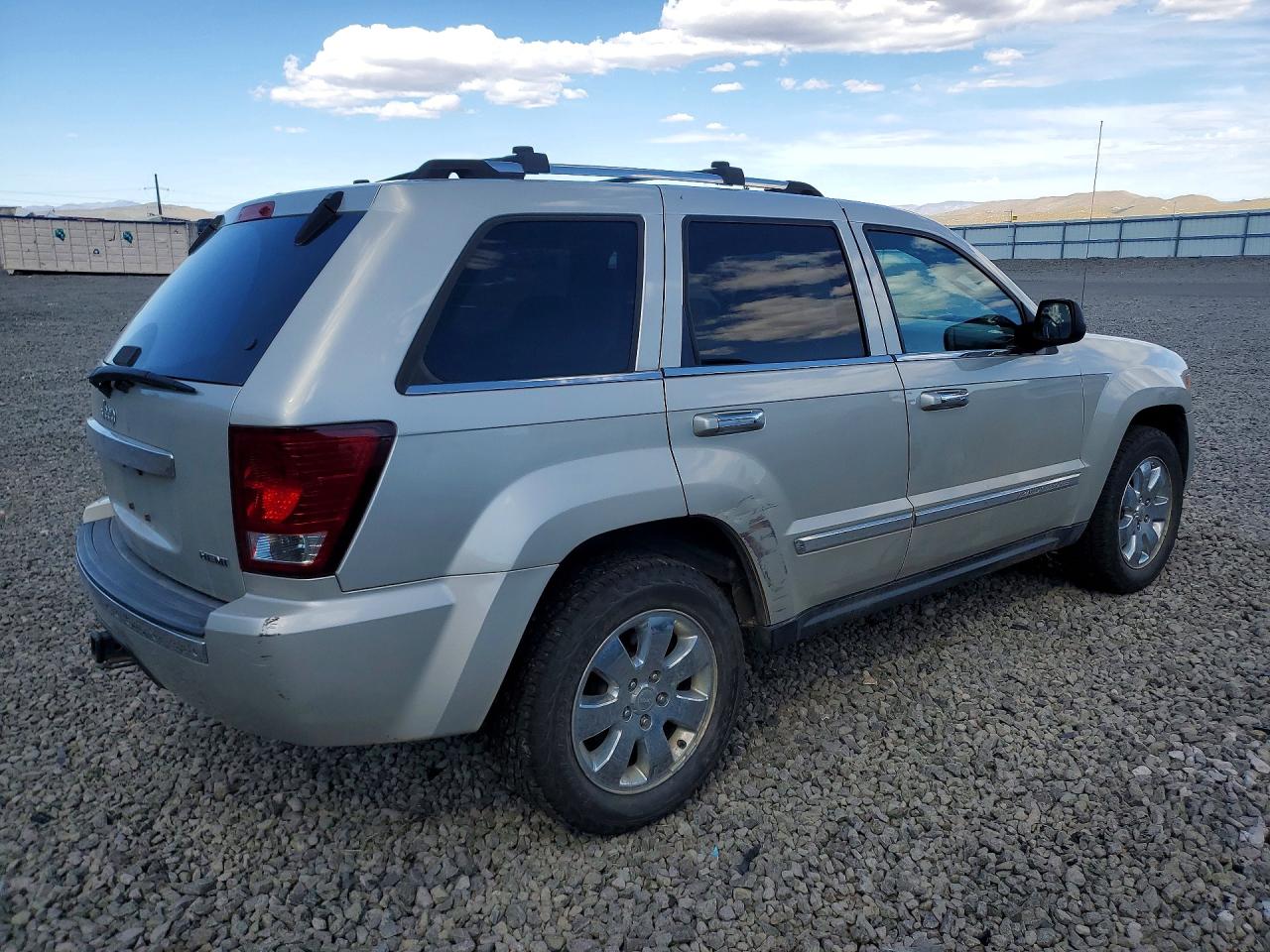 JEP GRAND CHEROKEE 2010 — 4