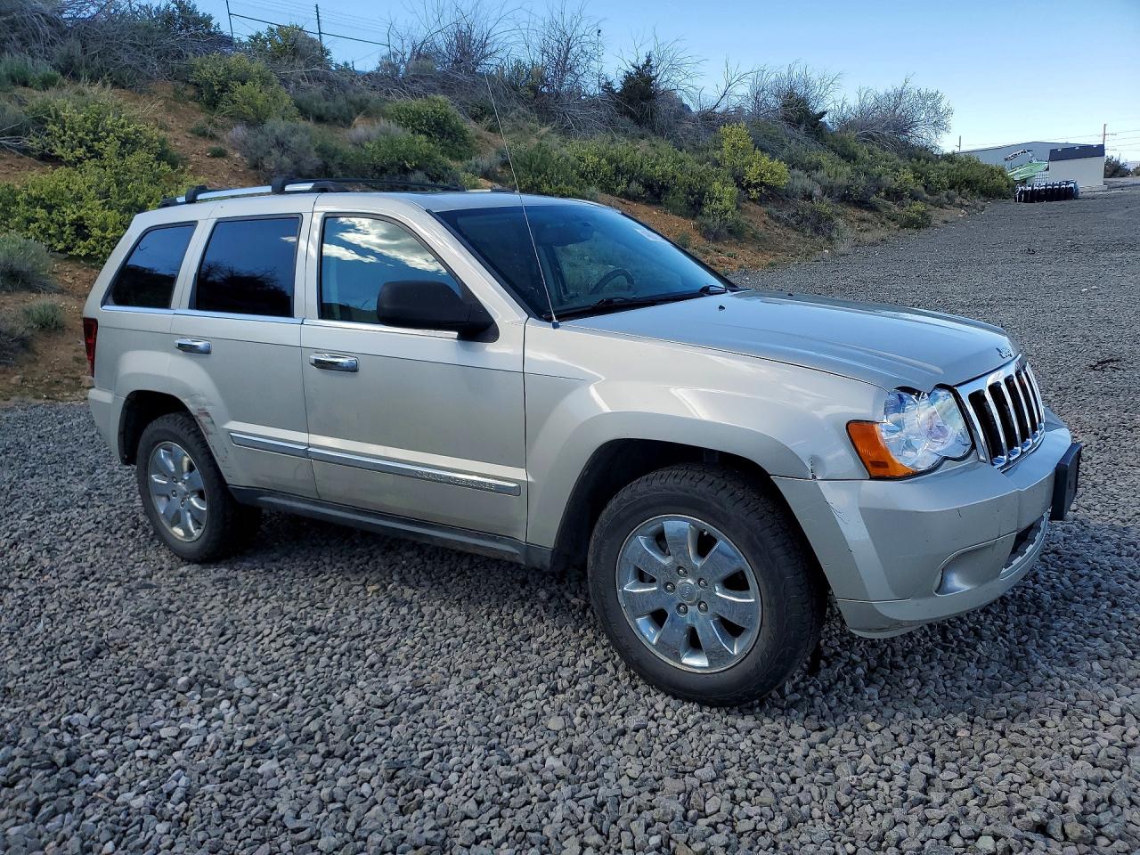 JEP GRAND CHEROKEE 2010 — 5