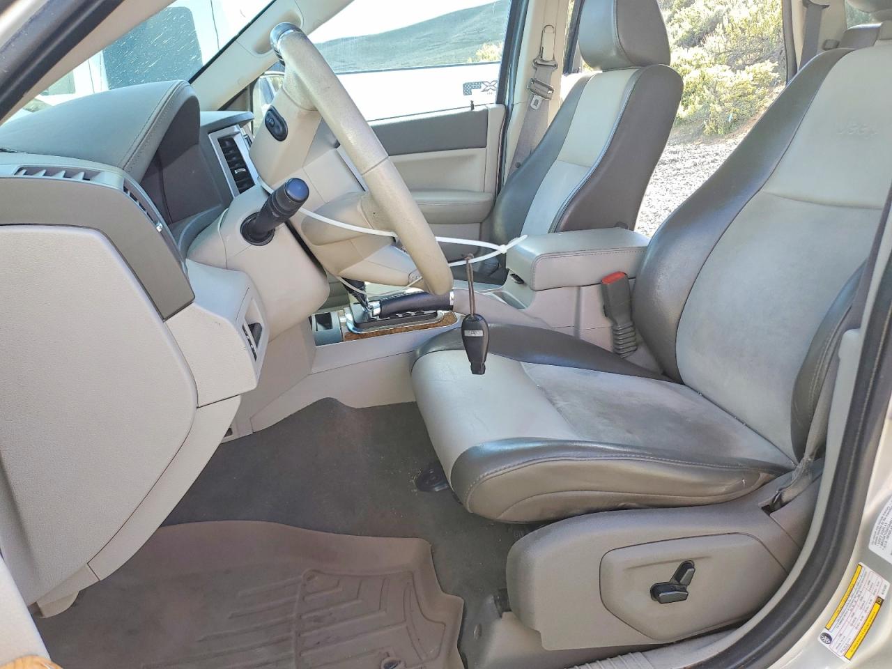 JEP GRAND CHEROKEE 2010 — 8