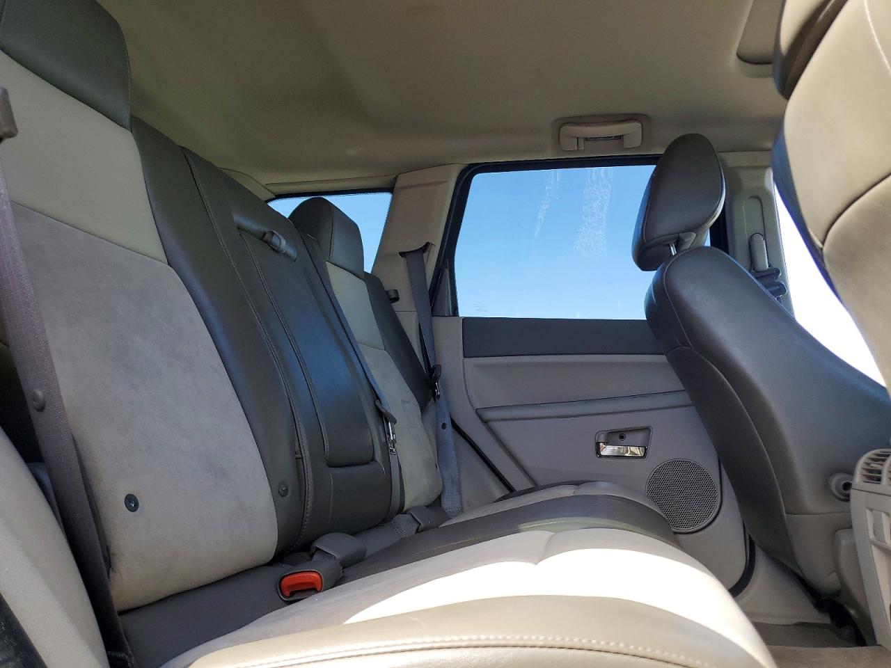 JEP GRAND CHEROKEE 2010 — 12