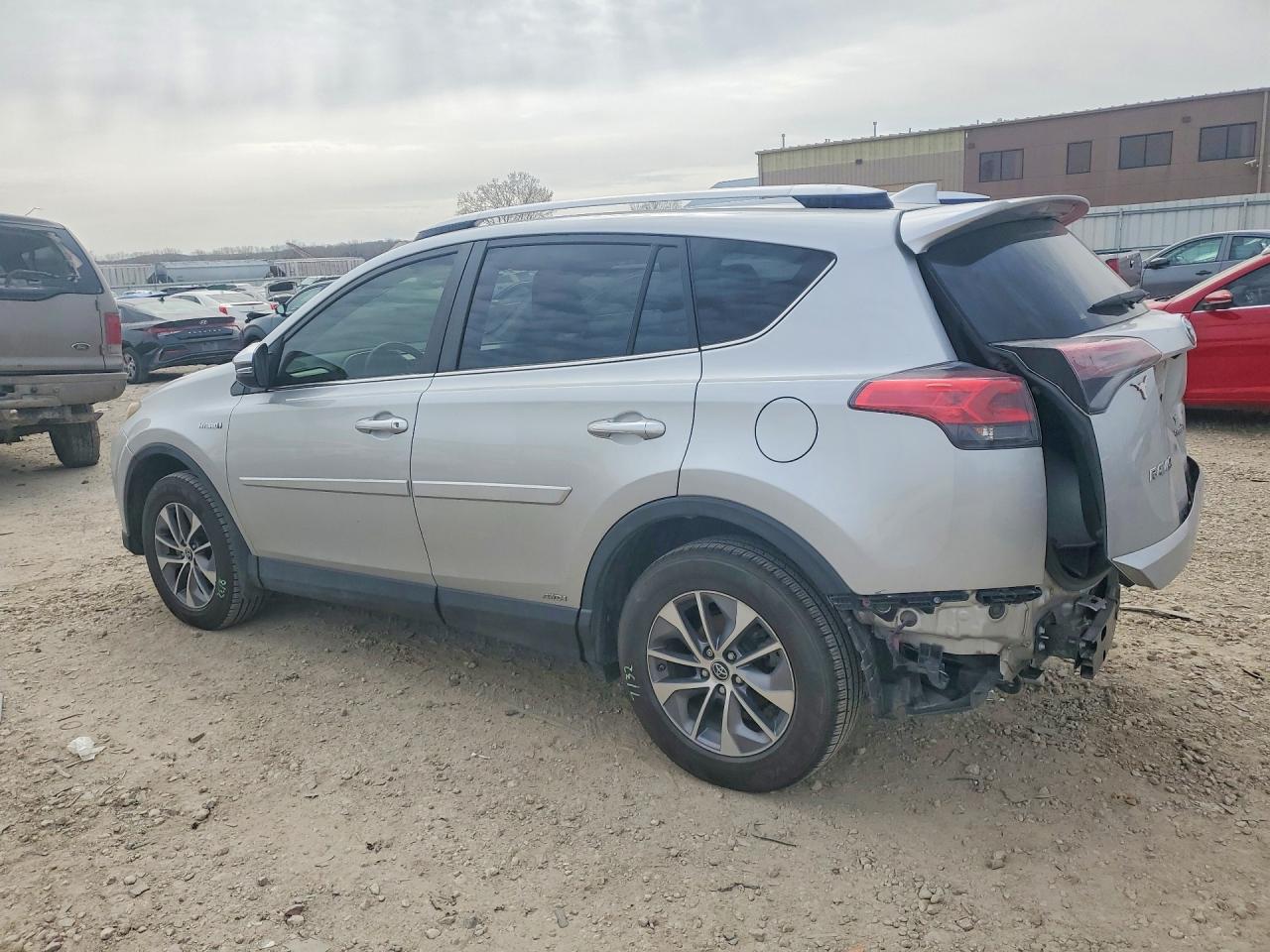TOYOTA RAV4 HV 2016 — 3