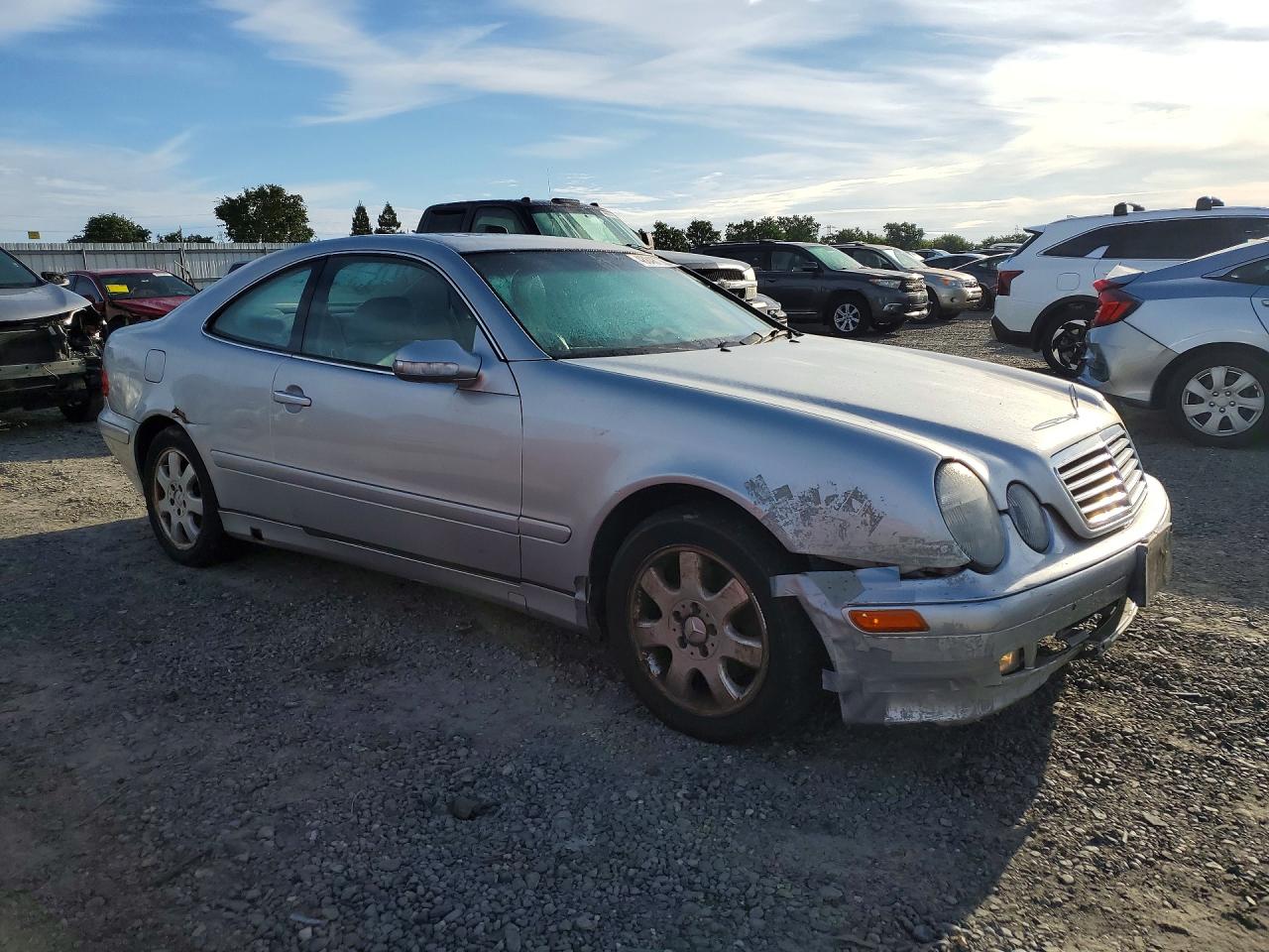 2000 MERCEDES-BENZ CLK 320