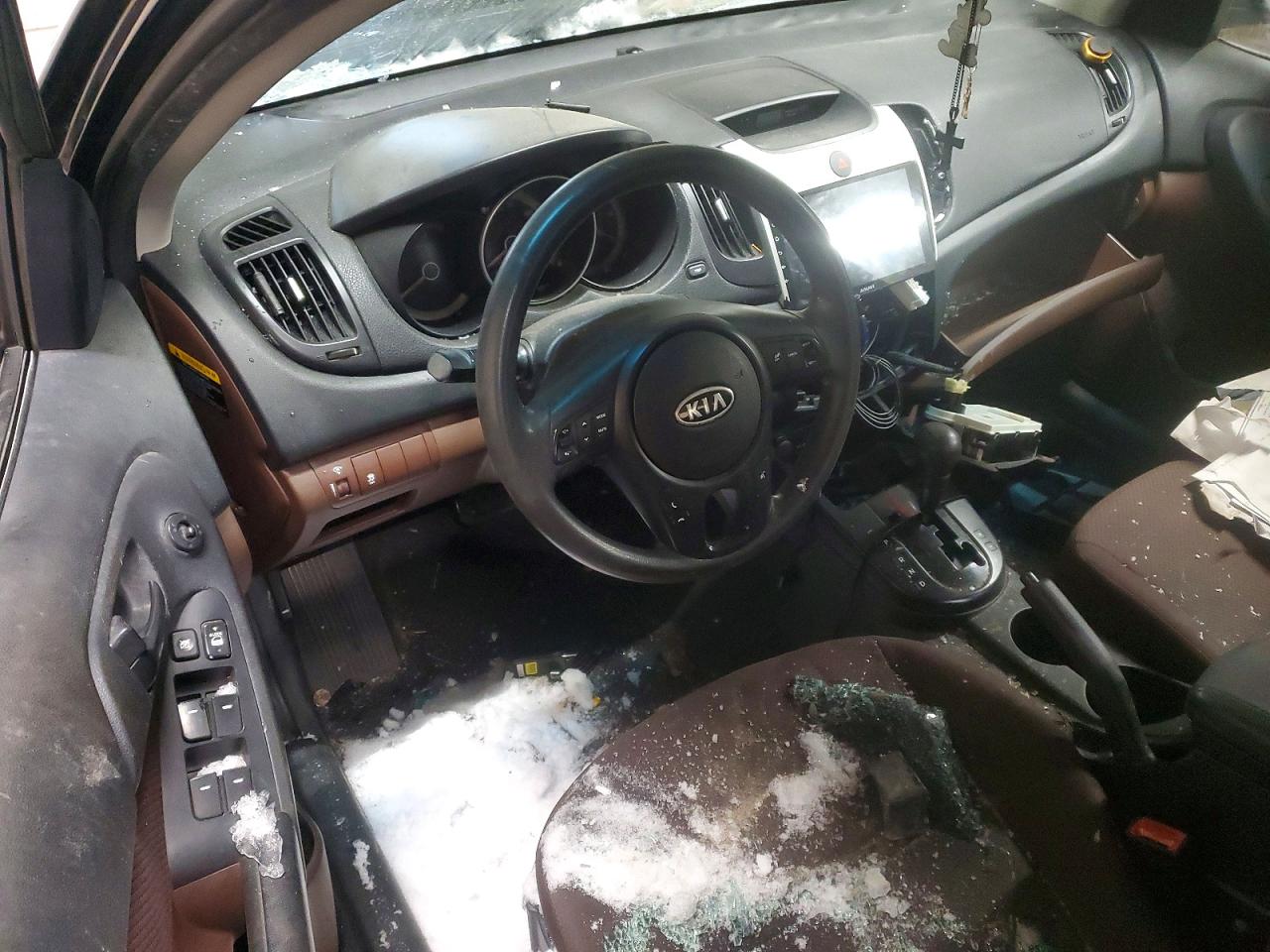 KIA FORTE 2010 — 9