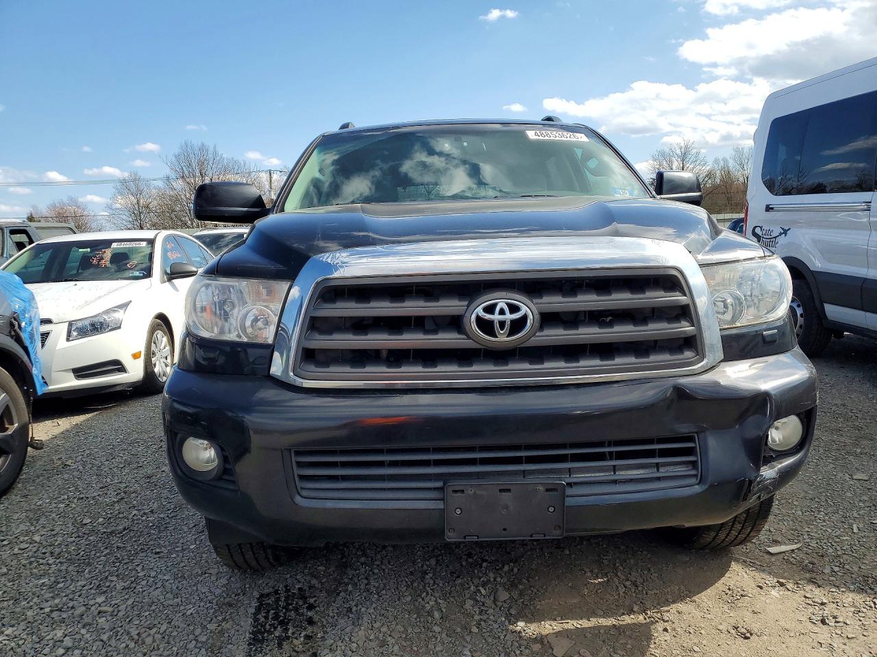 TOYOTA SEQUOIA 2011 — 6