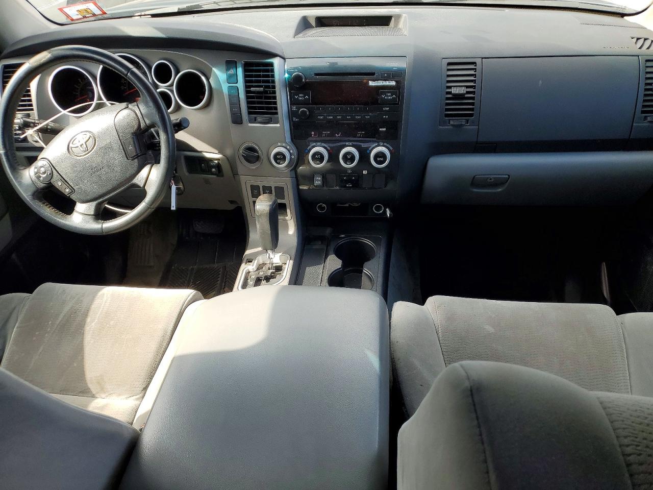 TOYOTA SEQUOIA 2011 — 9