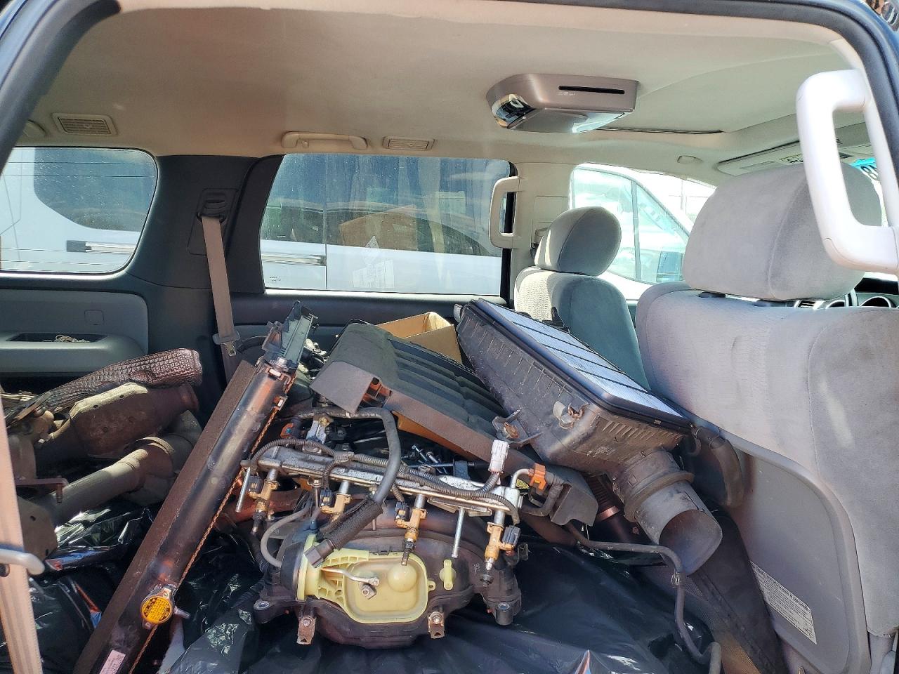 TOYOTA SEQUOIA 2011 — 12