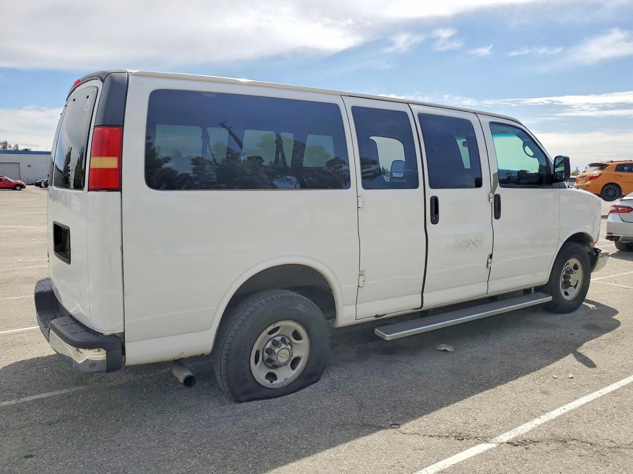 CHEVROLET EXPRESS G2500 2012 — 4