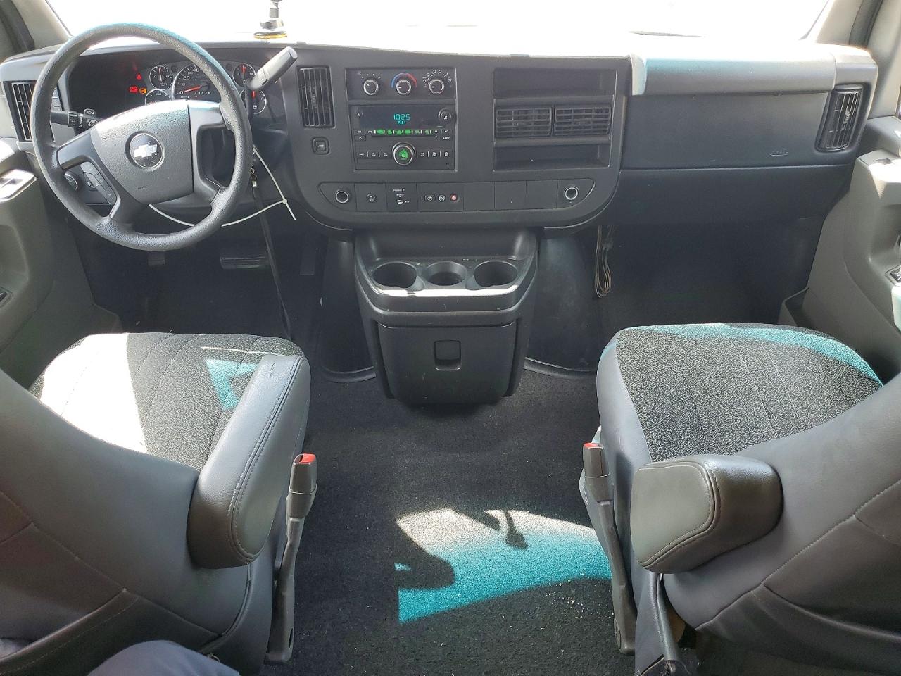 CHEVROLET EXPRESS G2500 2012 — 9