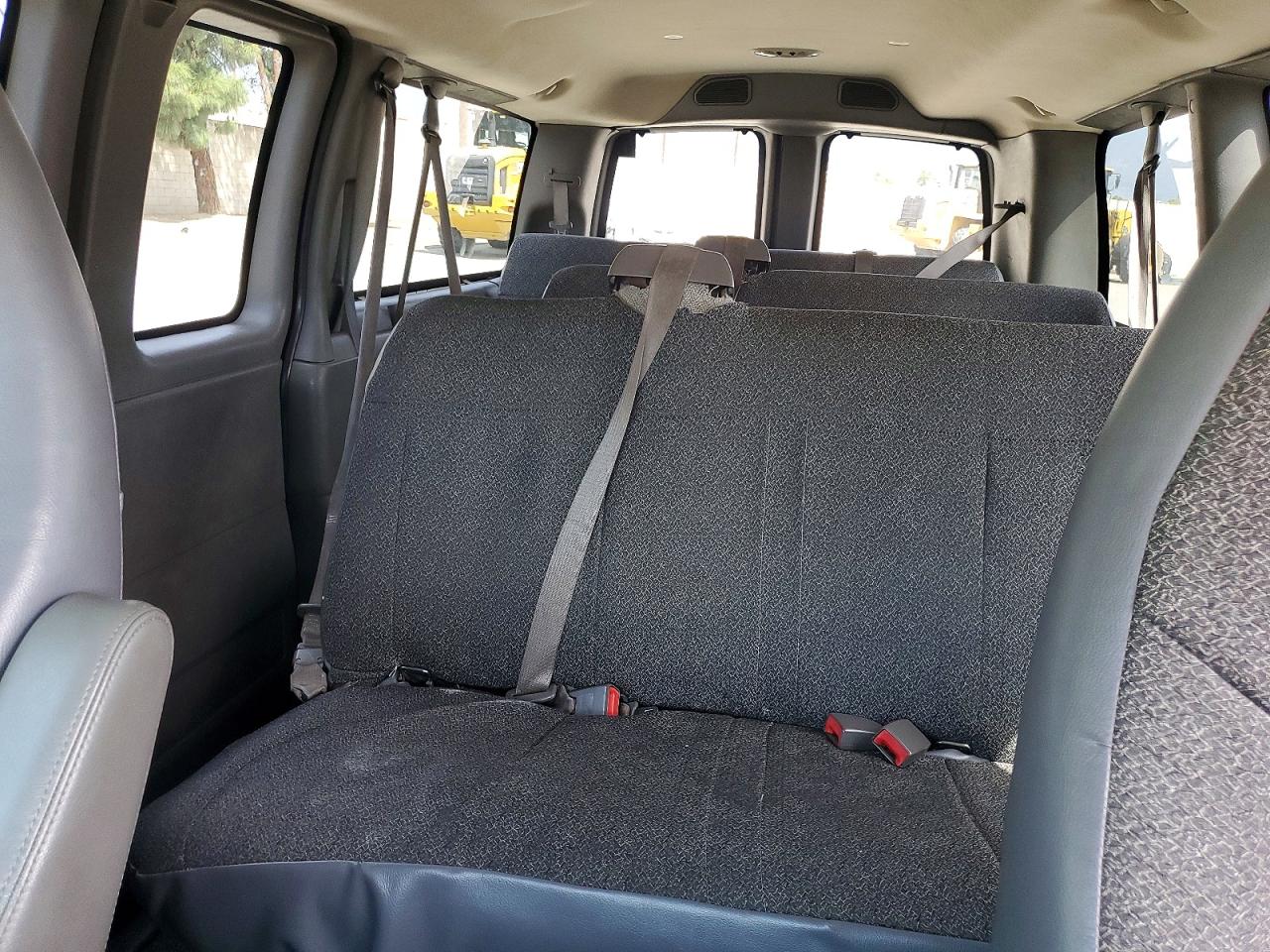 CHEVROLET EXPRESS G2500 2012 — 11
