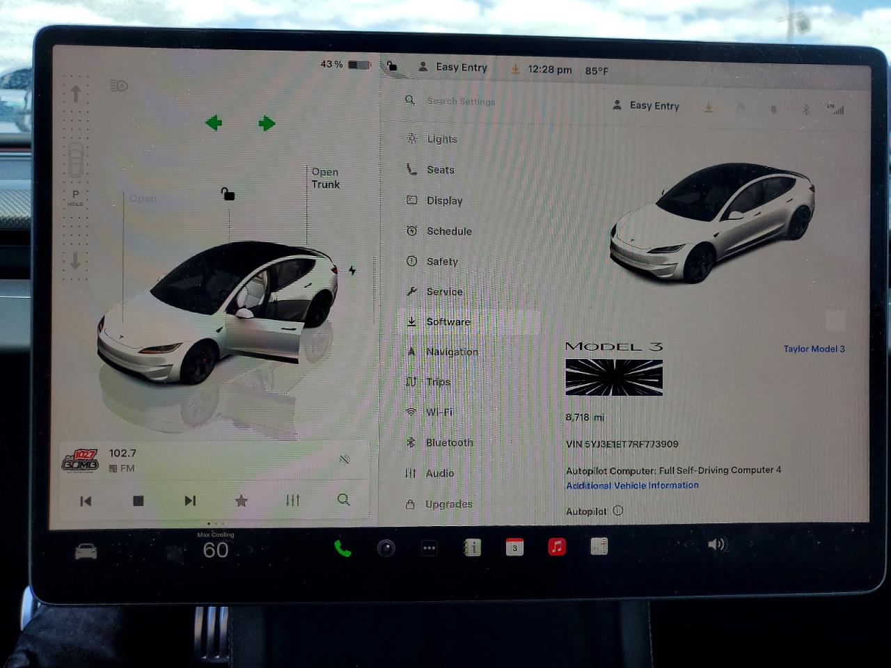 TESLA MODEL 3 2024 — 10