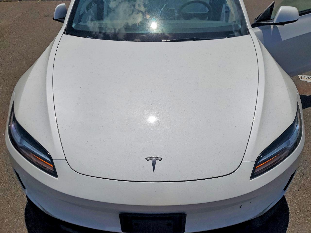 TESLA MODEL 3 2024 — 12