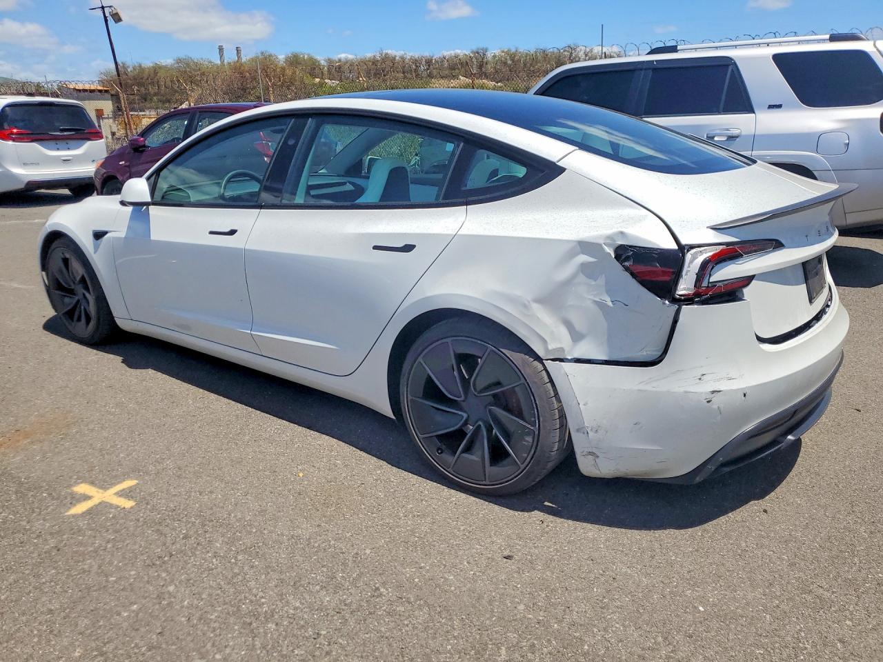 TESLA MODEL 3 2024 — 3