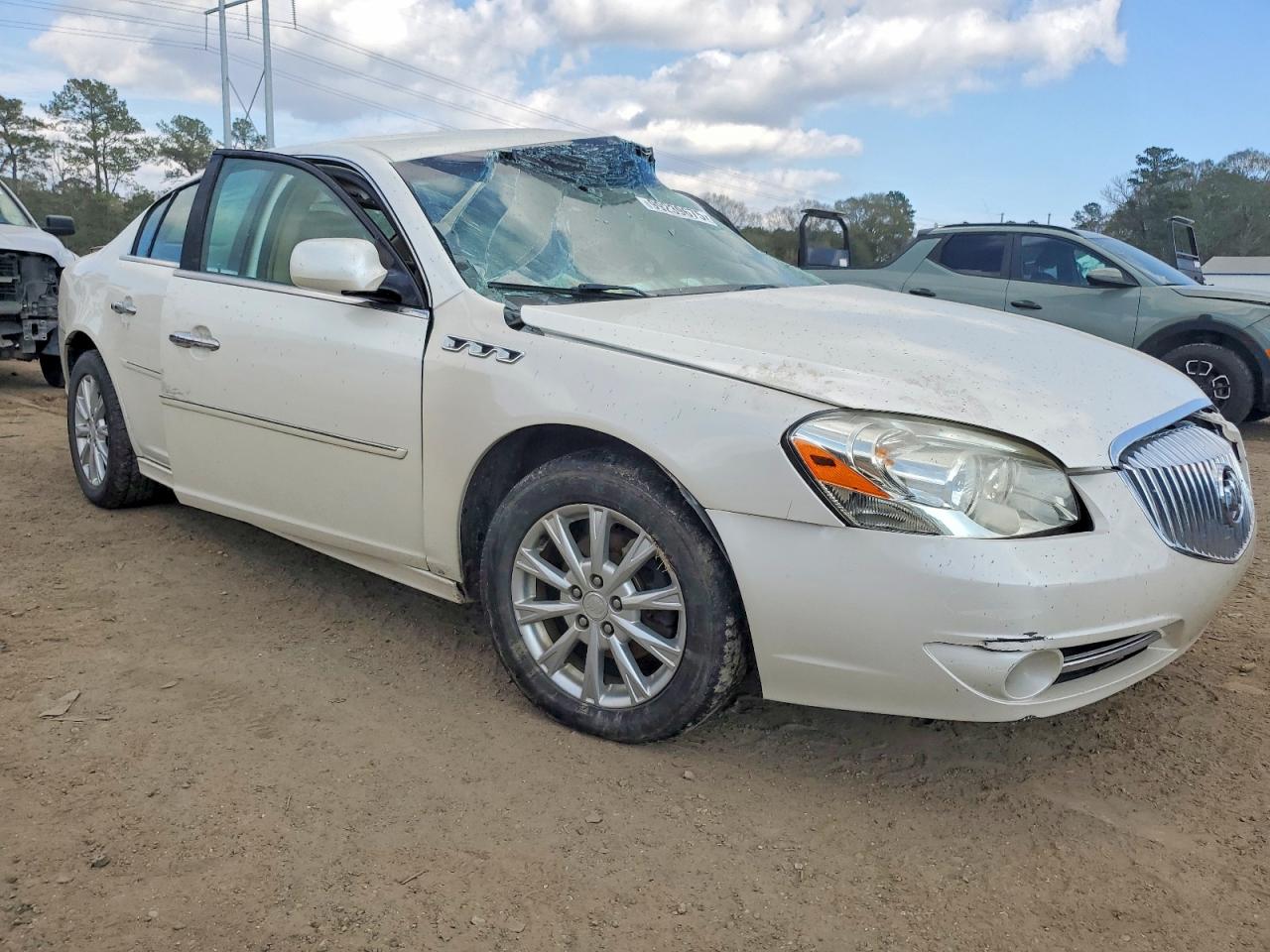 BUICK LUCERNE 2010 — 5