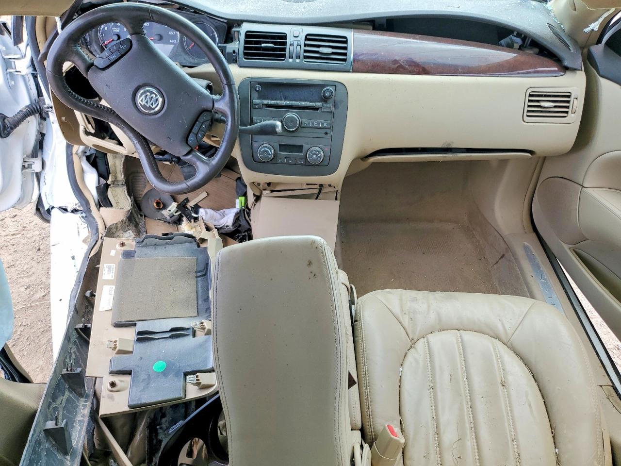 BUICK LUCERNE 2010 — 9