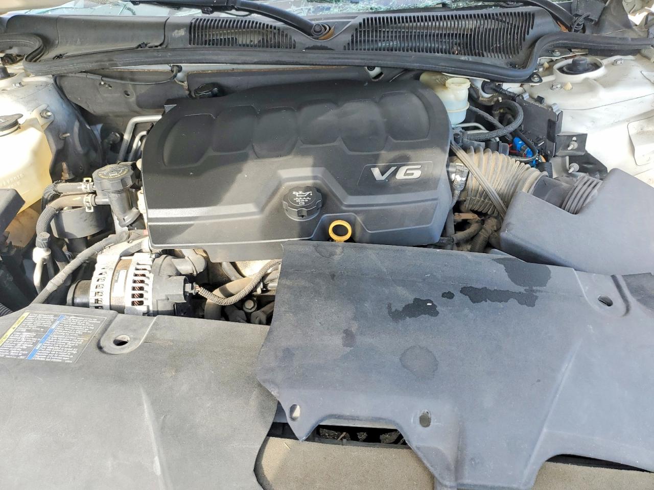 BUICK LUCERNE 2010 — 12