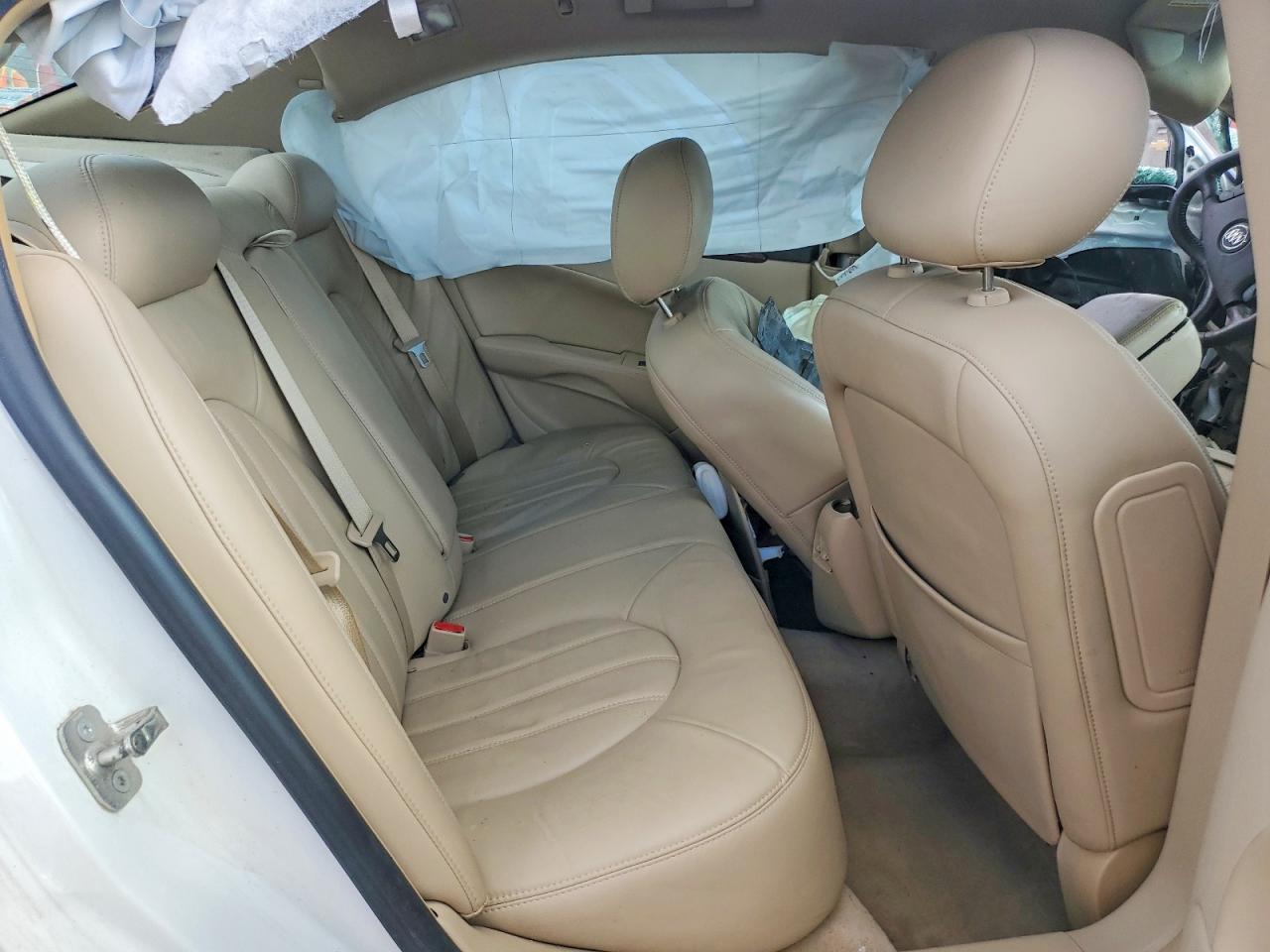 BUICK LUCERNE 2010 — 11