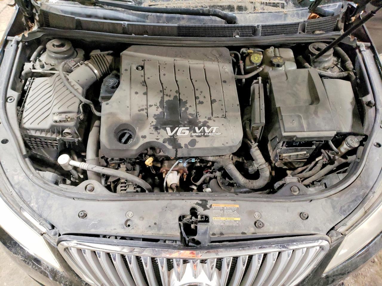 BUICK LACROSSE 2010 — 12