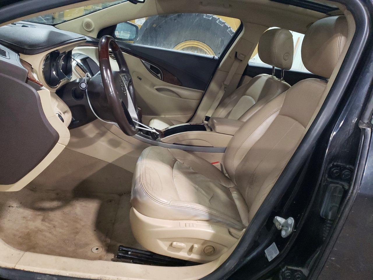 BUICK LACROSSE 2010 — 8