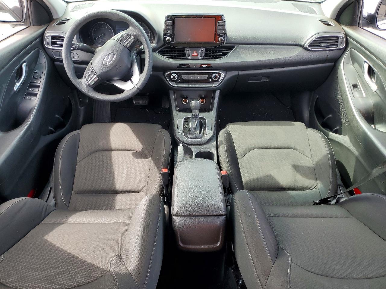 HYUNDAI ELANTRA GT 2018 — 9