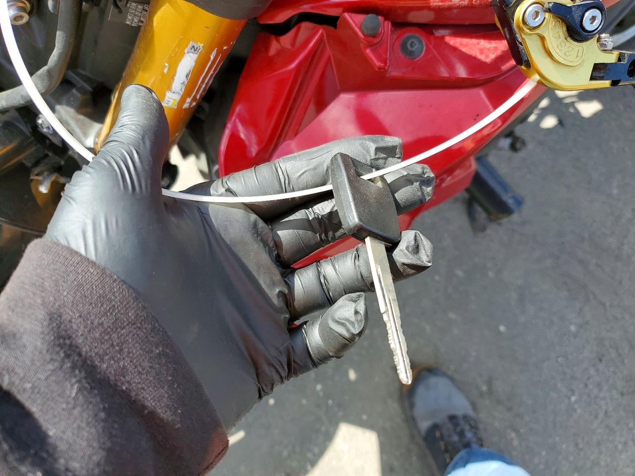 SUZUKI GSX-S1000F 2016 — 9