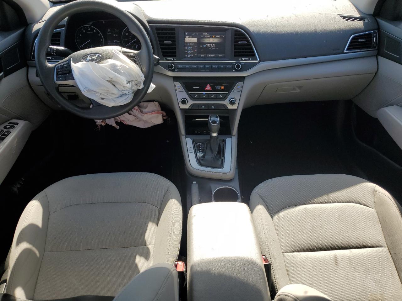 HYUNDAI ELANTRA 2017 — 9