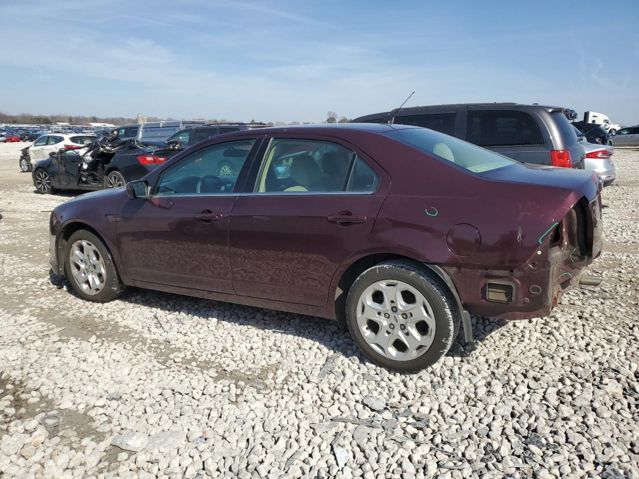 FORD FUSION 2011 — 3