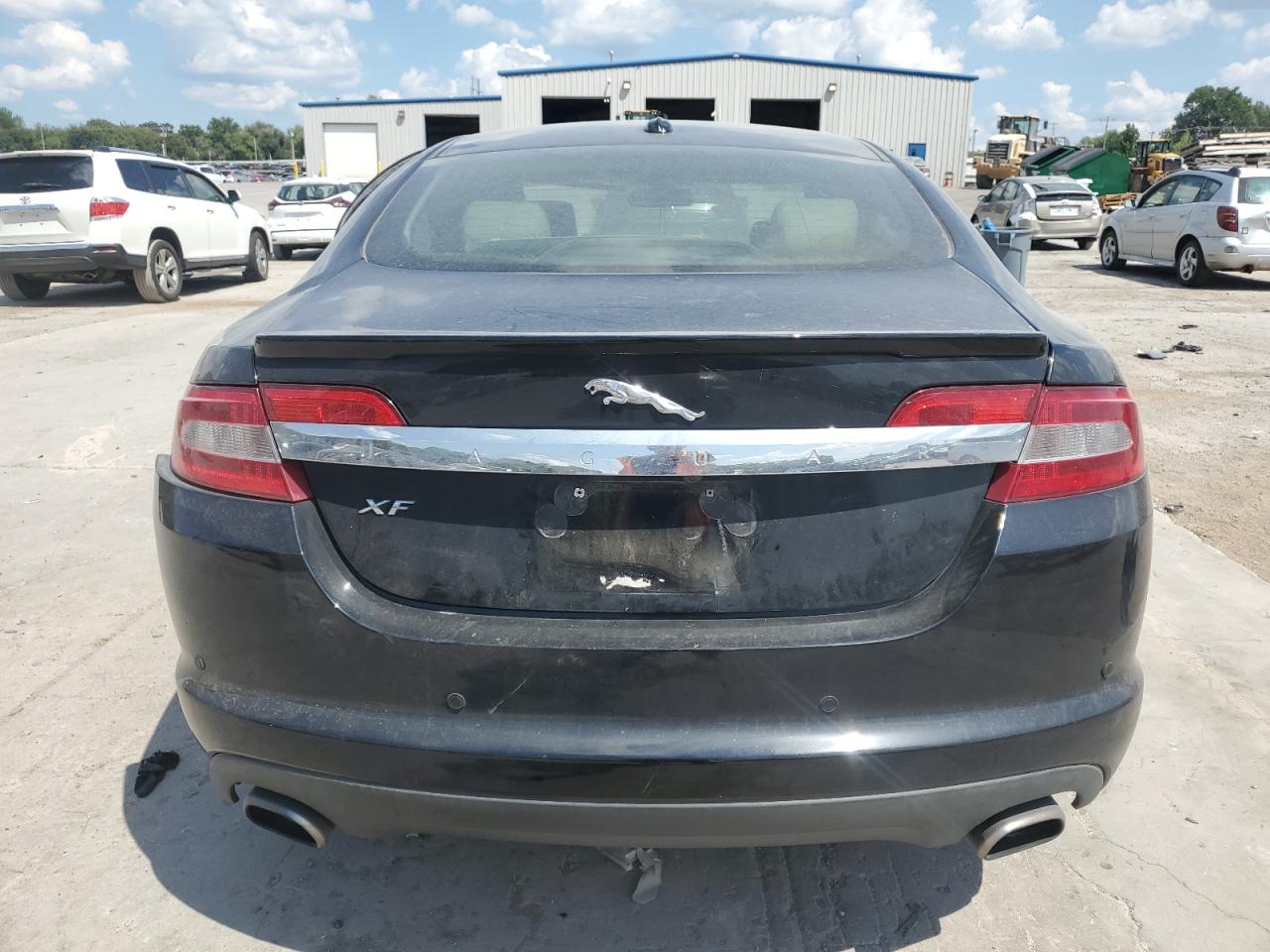 JAGUAR XF PREMIUM 2010 — 7