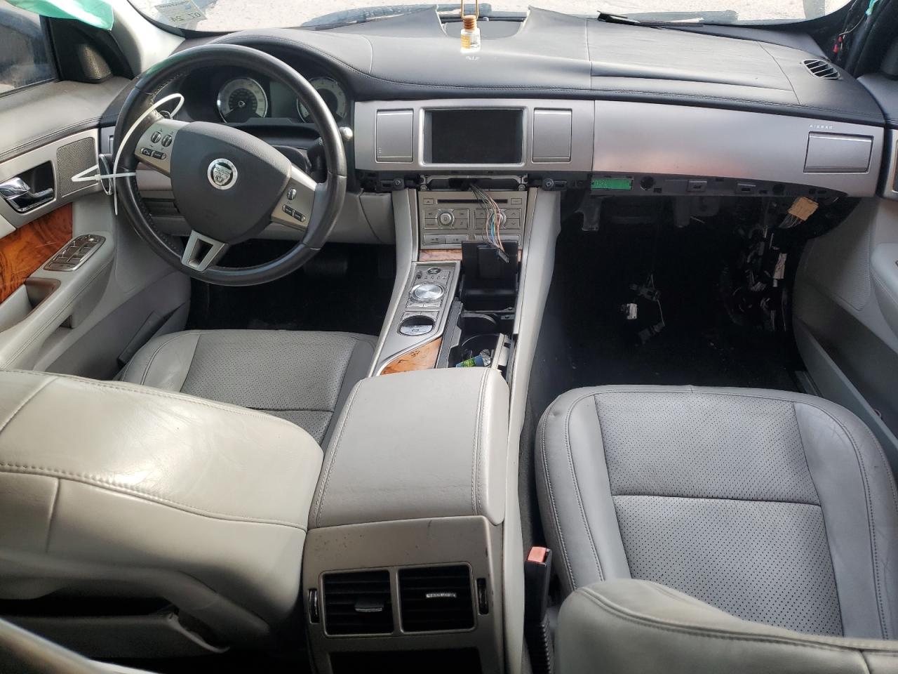 JAGUAR XF PREMIUM 2010 — 9