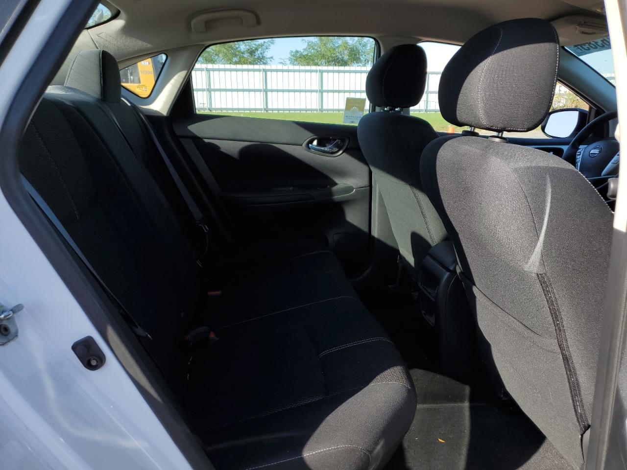 NISSAN SENTRA 2016 — 11