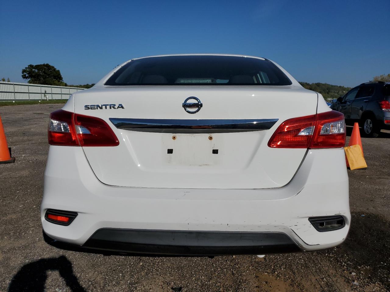 NISSAN SENTRA 2016 — 7