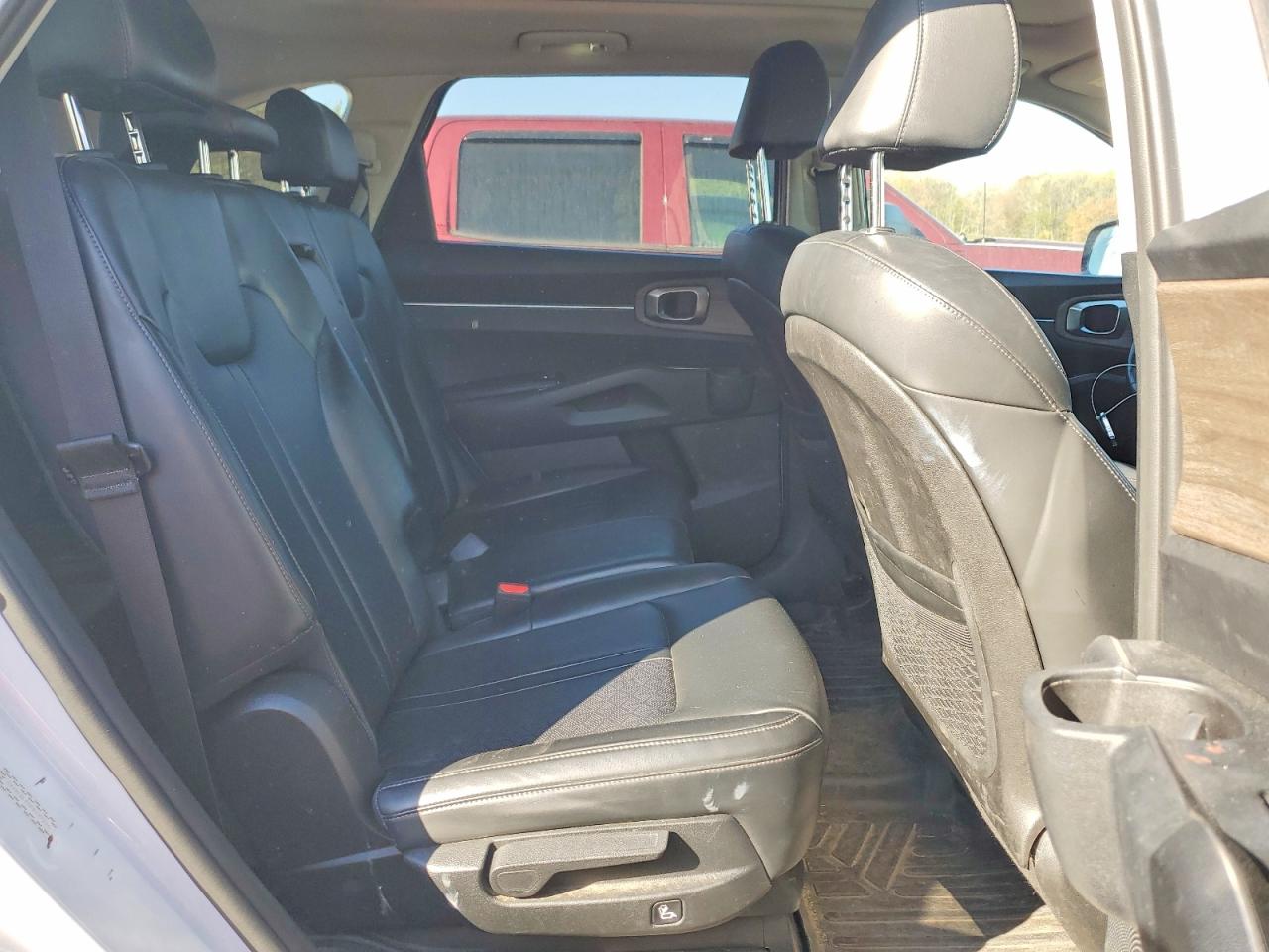 KIA SORENTO 2023 — 12