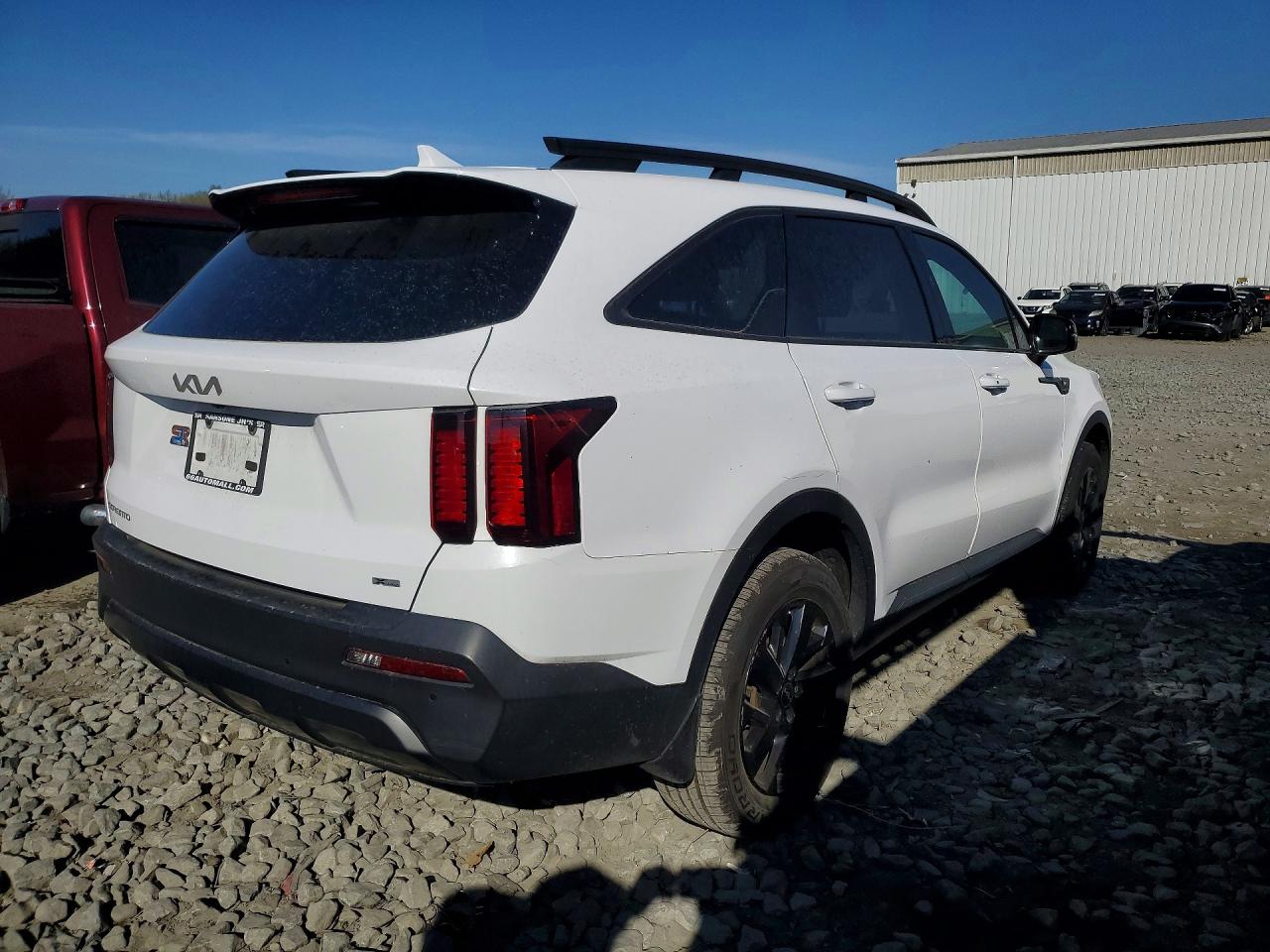 KIA SORENTO 2023 — 4